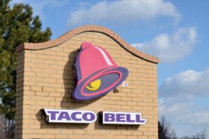 Taco Bell Faces ERISA Suit Alleging Worker Misclassification